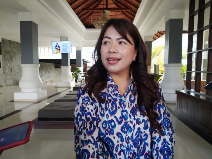 Komisioner KPU Kota Tomohon, Divisi Perencanaan, Data dan Informasi, Arinny Poli