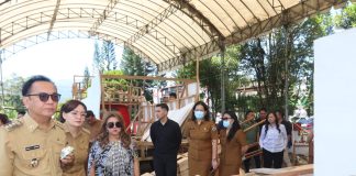Wali Kota Tomohon Tinjau Pengerjaan 34 Float TIFF 2026, Libatkan 600 Tenaga Kerja Lokal dan 350 Ribu Tangkai Bunga